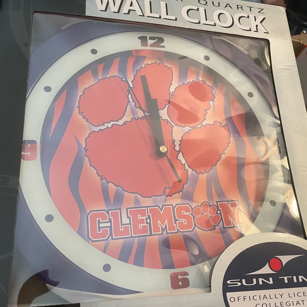 Clock in box. Never opened.